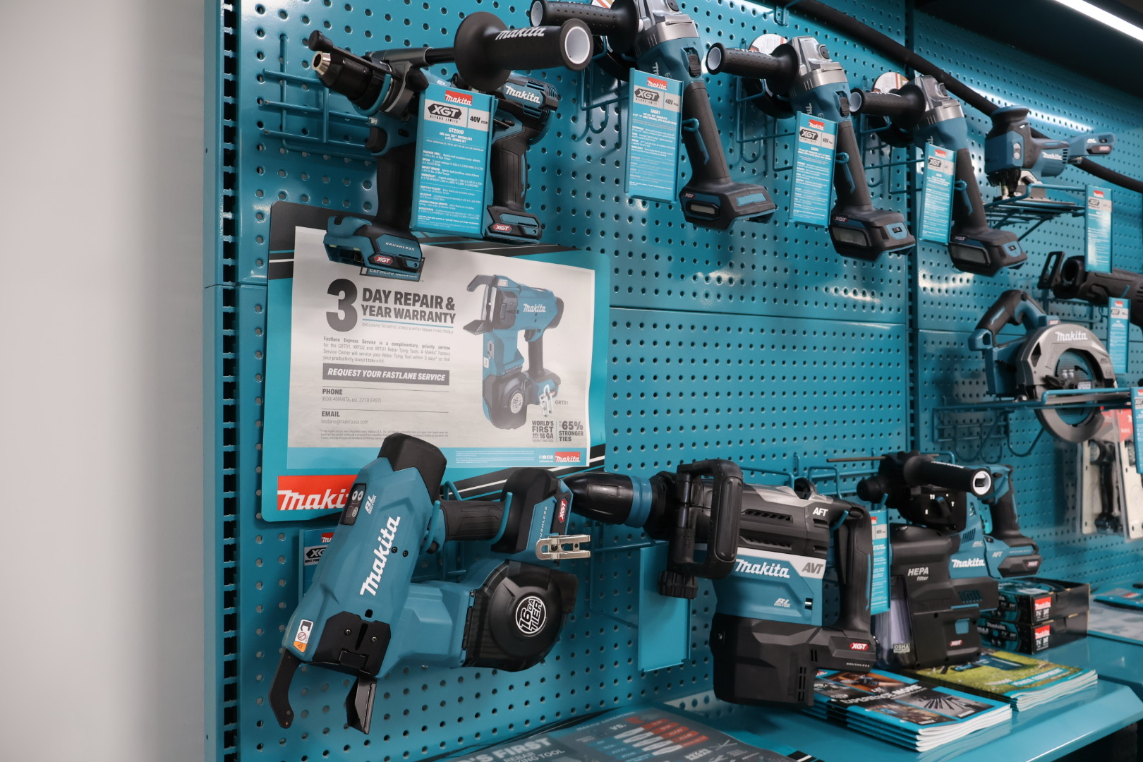 Tools & Hardware